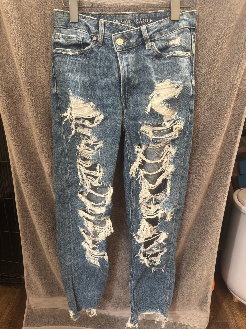 American Eagle Outfitters Women's Distressed Ripped Blue Jeans